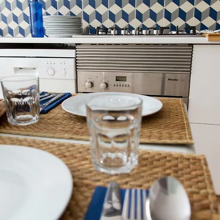 Tot Un Mon-beachfront House Holiday home *
